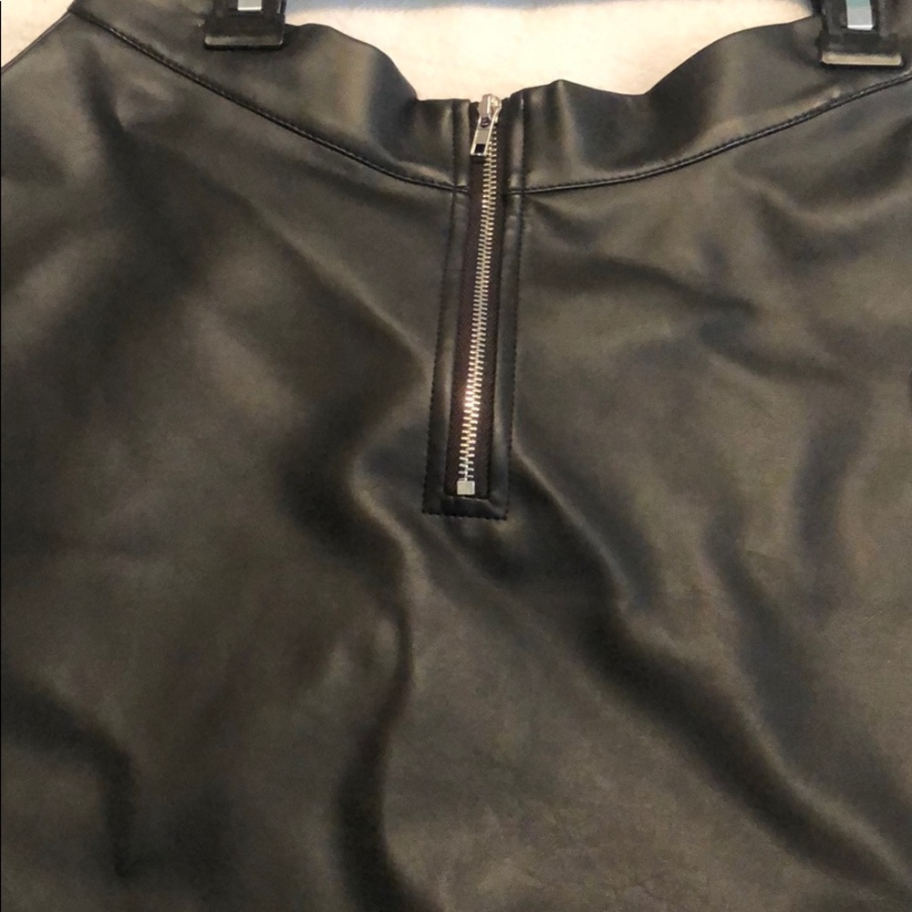 Skirt - Picture 2 of 2